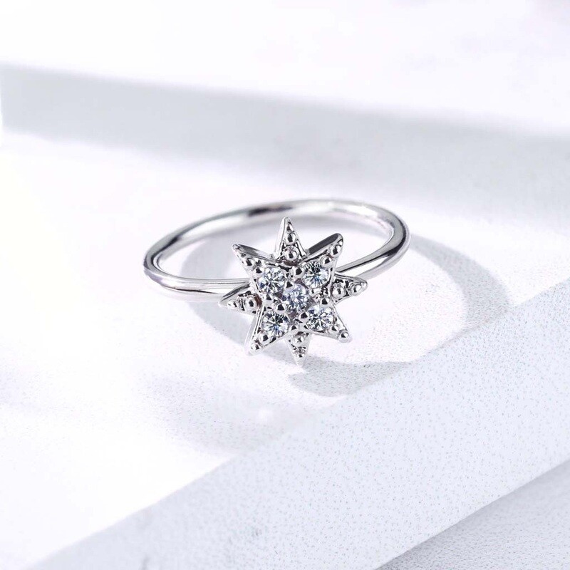 Piercing Ring Winterstern in weiss