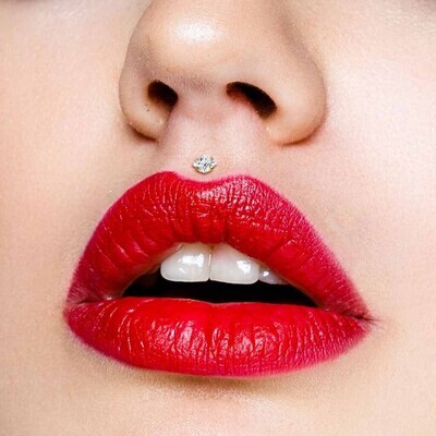 Labret mit quadratischem Kristall aurora borealis