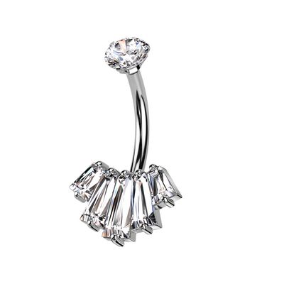 Bauchnabelpiercing mit Kristallen im Baguetteschliff