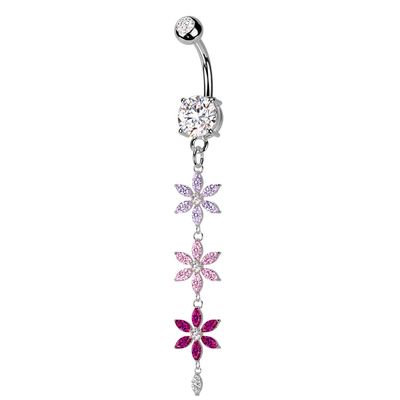 Bauchnabelpiercing mit Blümchen-Kette