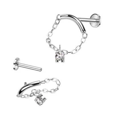 Upper Helix Piercing mit Kette silber