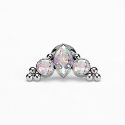 Bauchnabelpiercing umgedreht schillernd