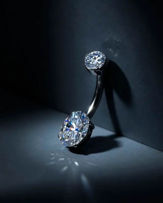 Bauchnabelpiercing aus Titan Moissanit-Diamanten oval