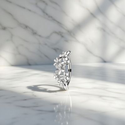 Bauchnabelpiercing im floralen Bouquet-Design