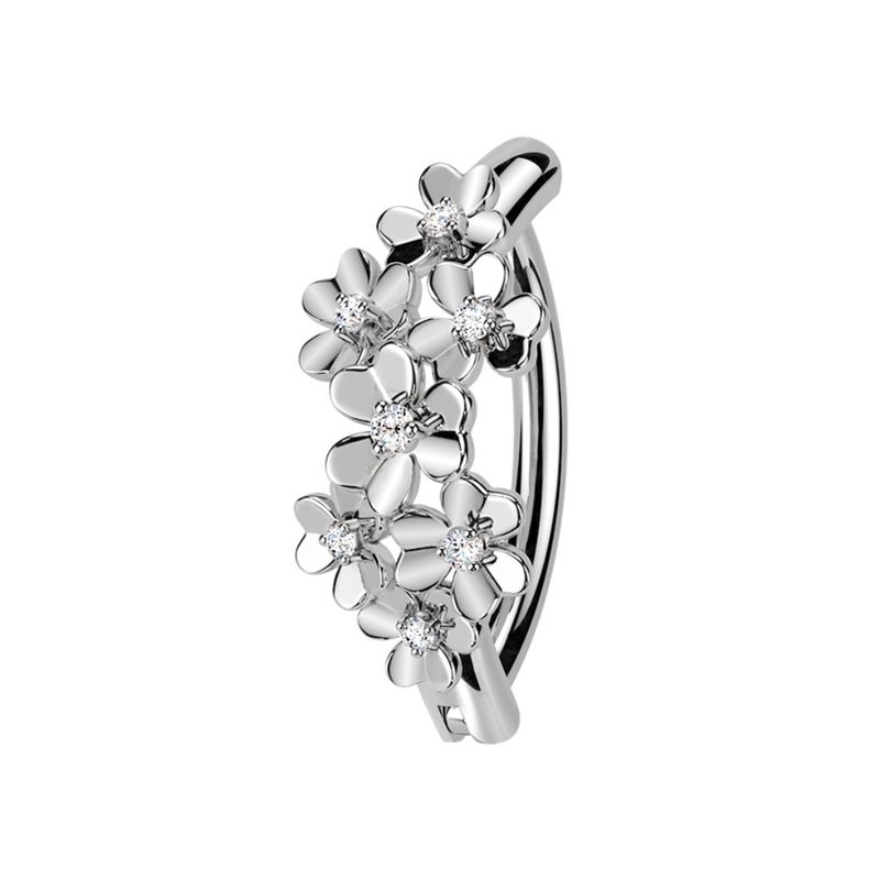 Bauchnabelpiercing im floralen Bouquet-Design
