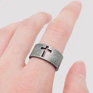 Vintage Hollow Cross Men&#39;s Ring, Size: 9