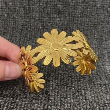 Gold Flower Bracelet
