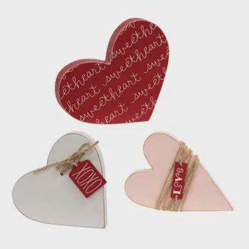 Distressed Wooden Heart Sitters, Style: Pink Love