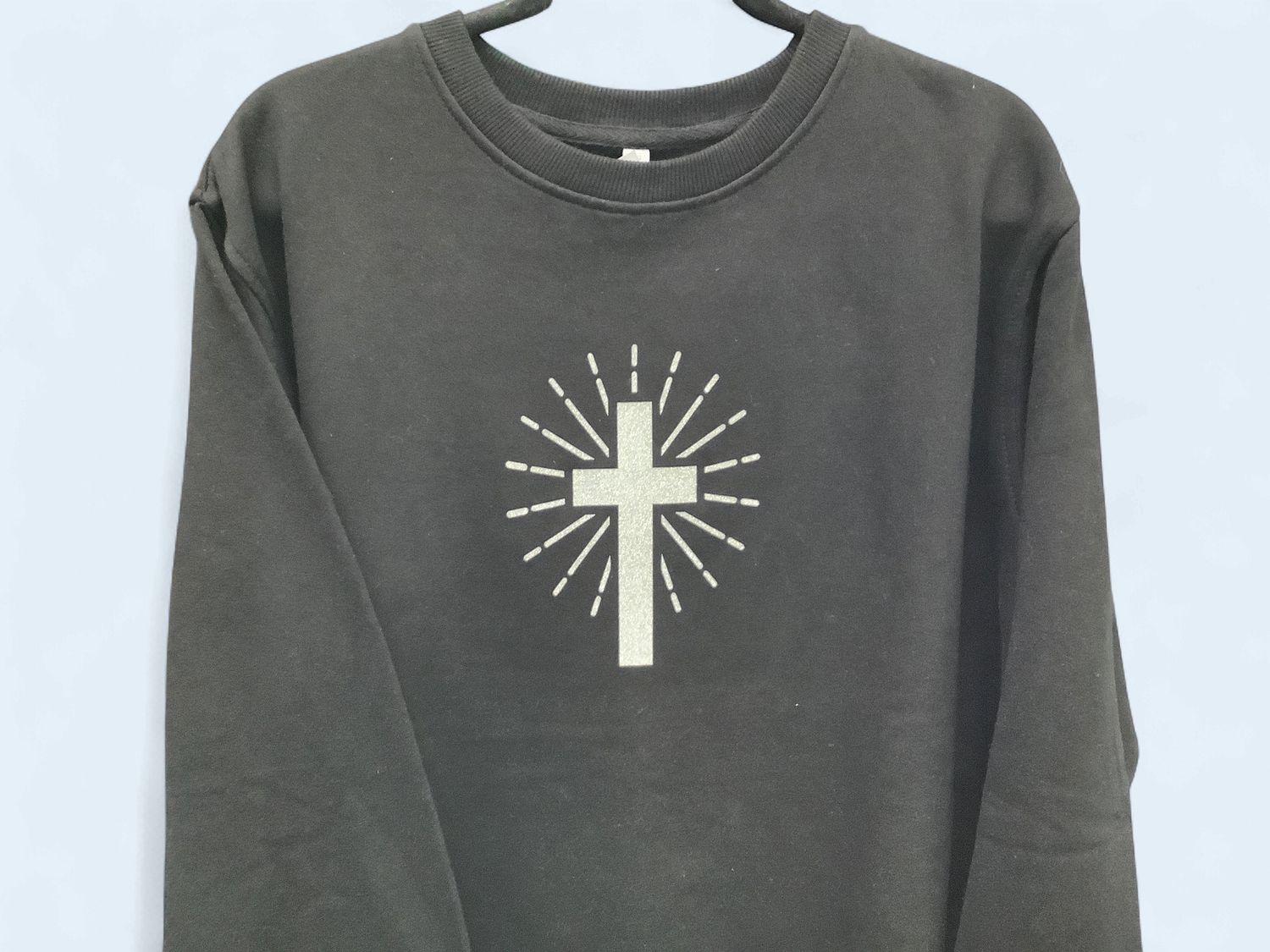 Radiant Cross Sweatshirt (Sz. L)