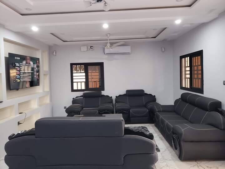 Une belle villa duplex toute climatisée meublée à Louer