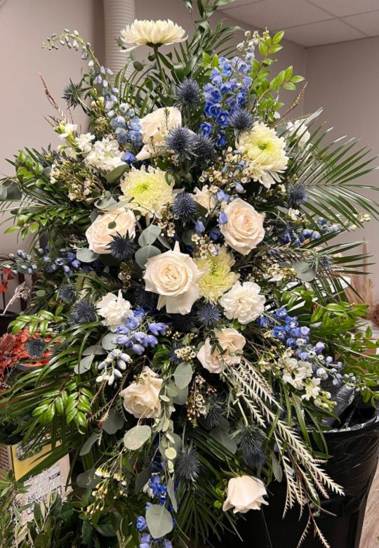 Sea Waltz Standing Spray