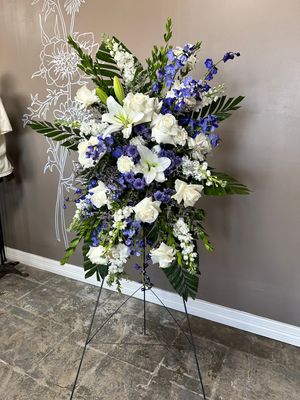 Sea Waltz Standing Spray