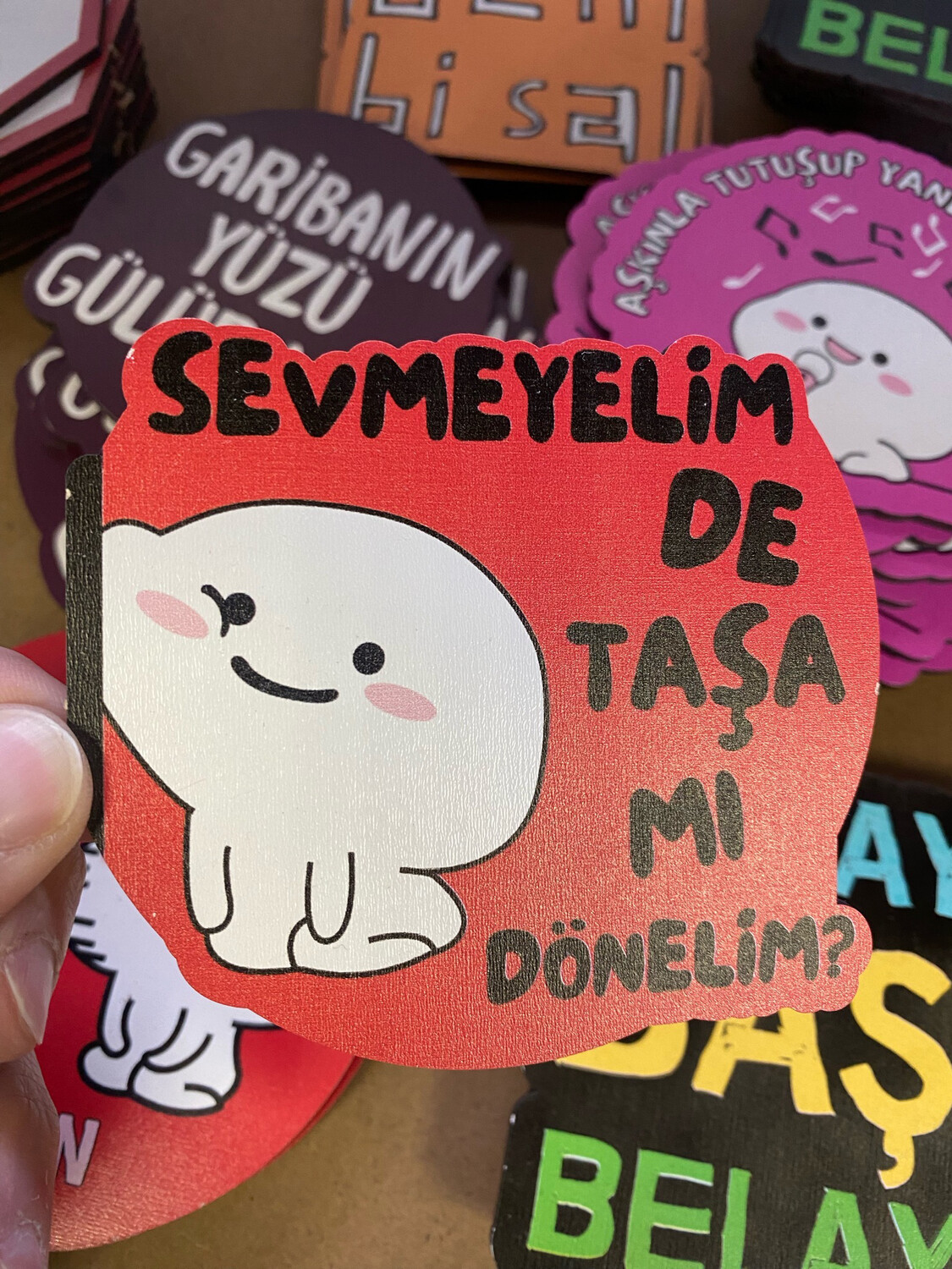 Sevmeyelim de Tasa Mi Donelim