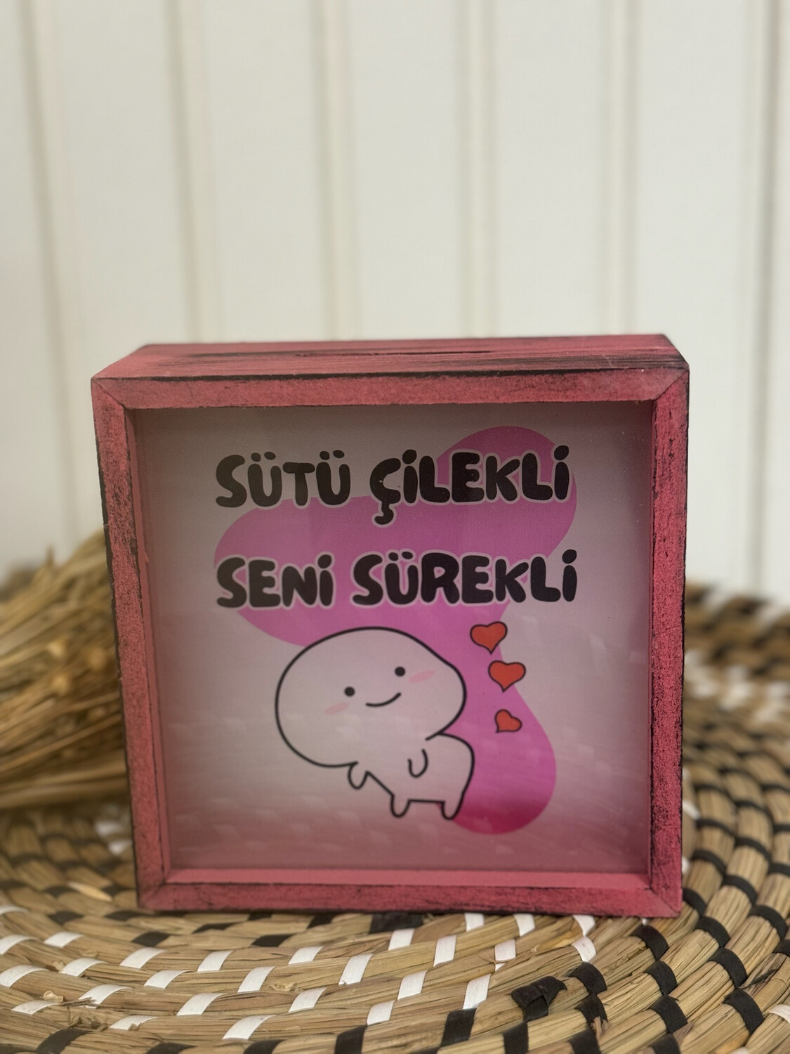 Sütü çilekli