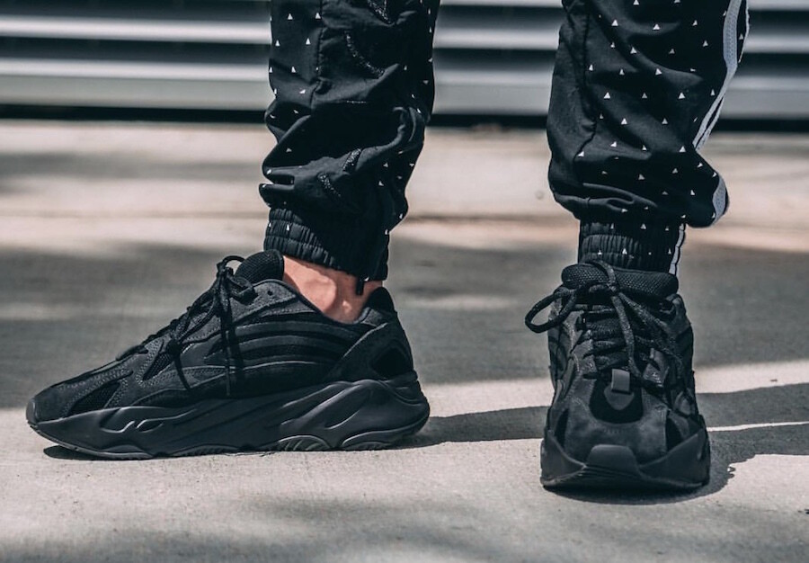 Adidas Yeezy Boost 700 V2 Vanta