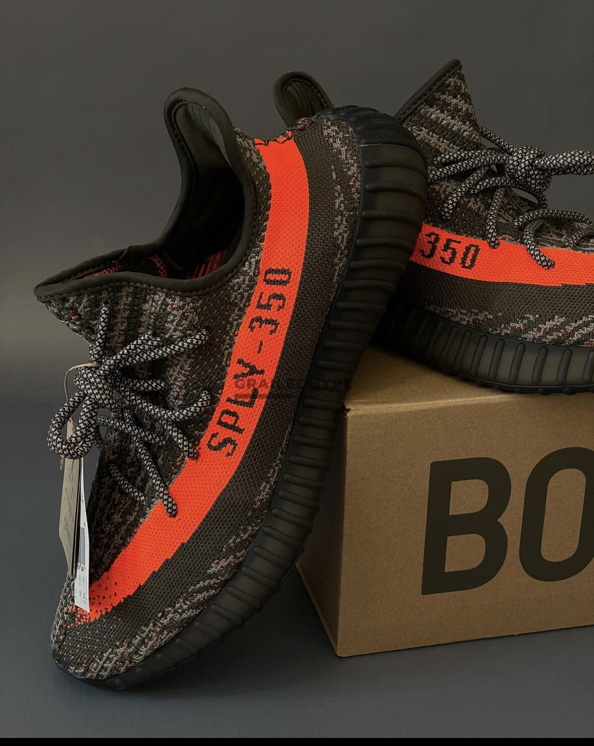 Adidas YEEZY Boost 350 V2 &quot;Carbon Beluga&quot;
