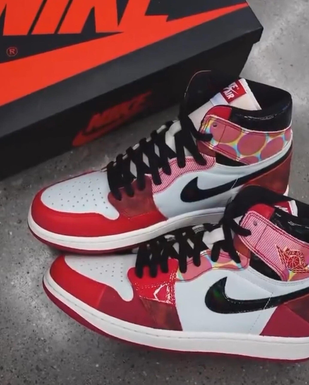Jordan 1 Retro High OGvSpider-Man Across the Spider-Verse