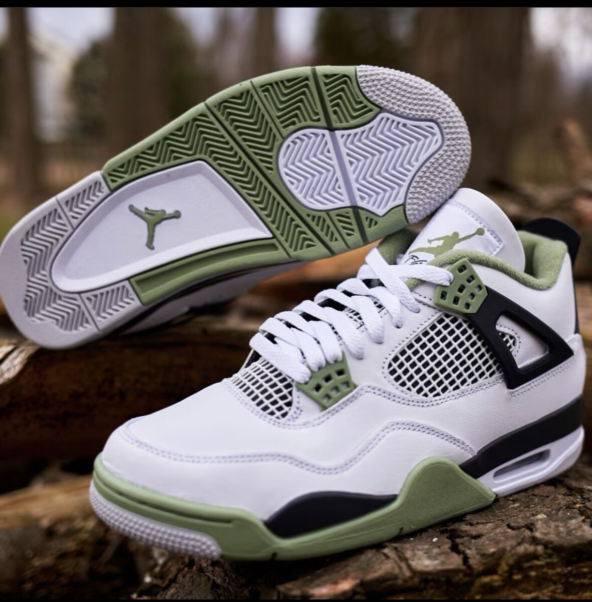 Nike WMNS Air Jordan 4 &quot;Seafoam&quot;