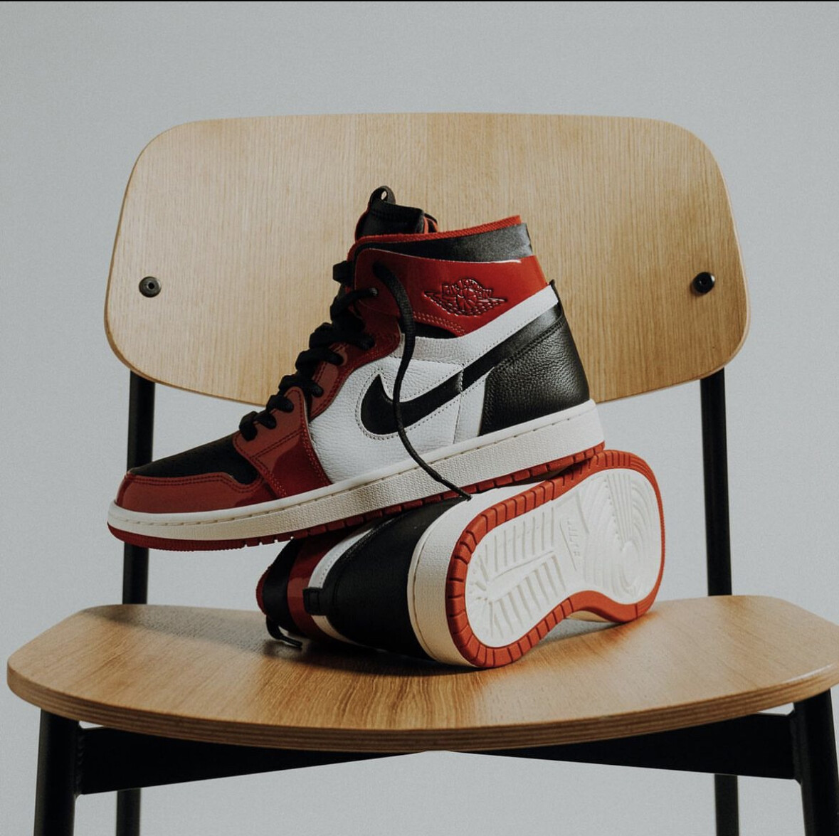 Nike WMNS Air Jordan 1 High ZOOM &quot;Chicago&quot;