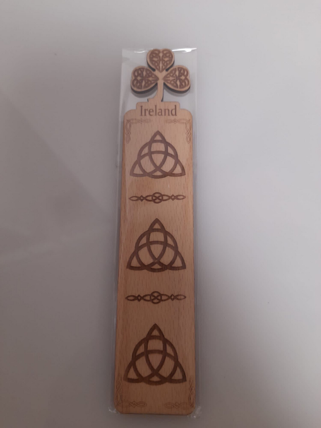 Caulfield Country Boards.                            Wooden Bookmark Shamrock with celtic knot