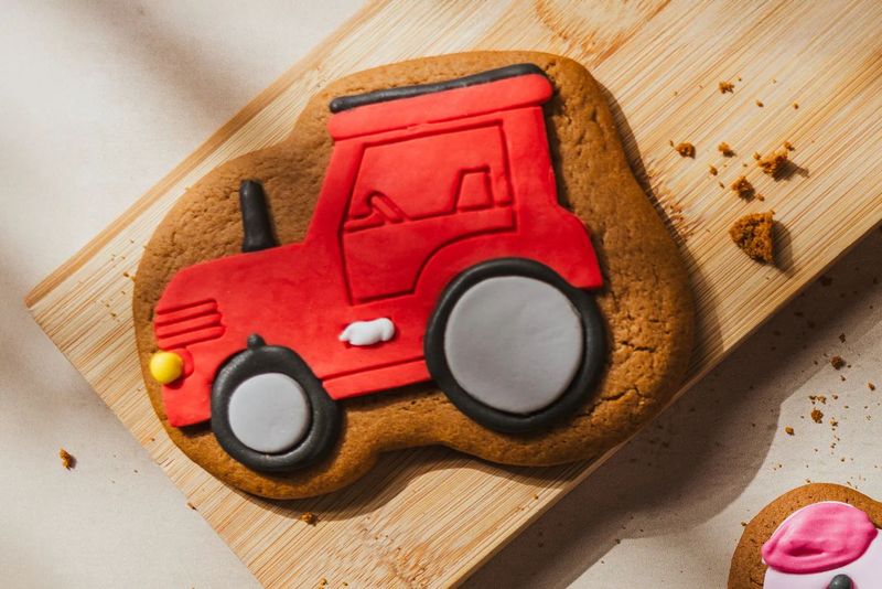 Tractor Gingerbread Biscuit