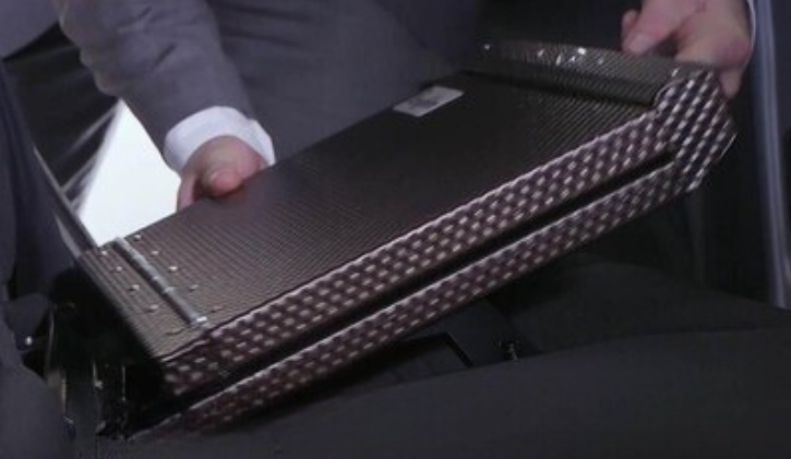 Rigidized aluminium safe complete with Isofix dock - Pangolin