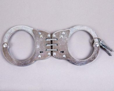 Handcuff: Hinged Chromed