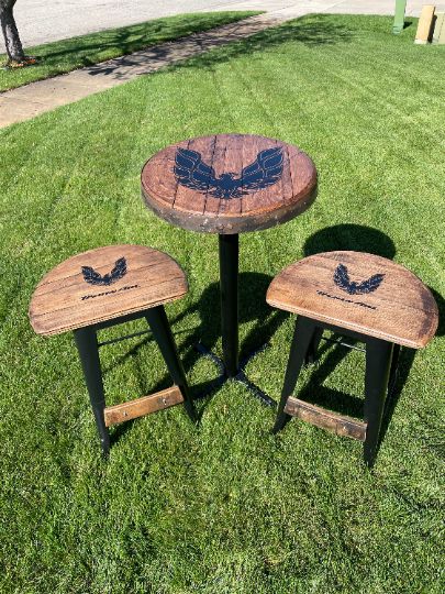 Pub Set with Stools No Back