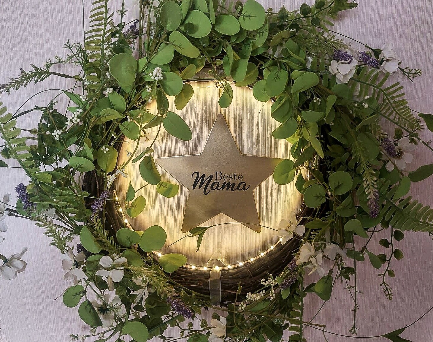 Hängender LED-Stern - personalisierbar
