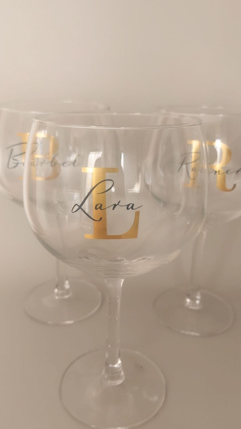 Personalisierte Gin-Gläser mit Buchstabe und Name