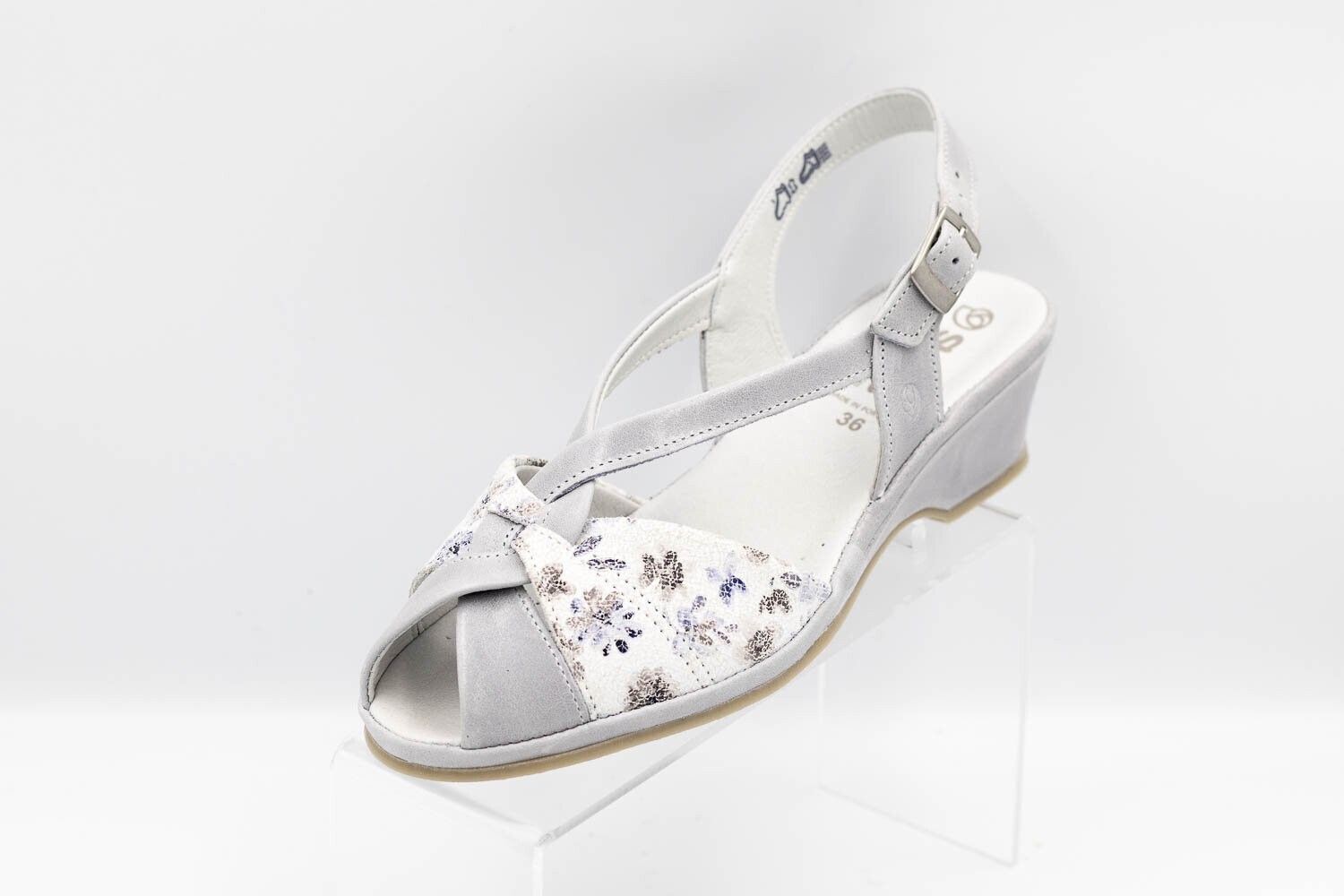 SUAVE : nu pieds fleurs lily