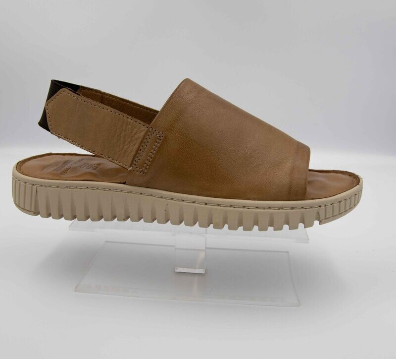 KARYOKA : nu pieds cognac_ KARYOKA : nu pieds cognac_