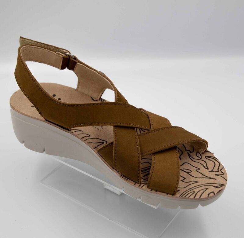 LAURA AZANA : nu-pieds terre_ LAURA AZANA : nu-pieds terre_