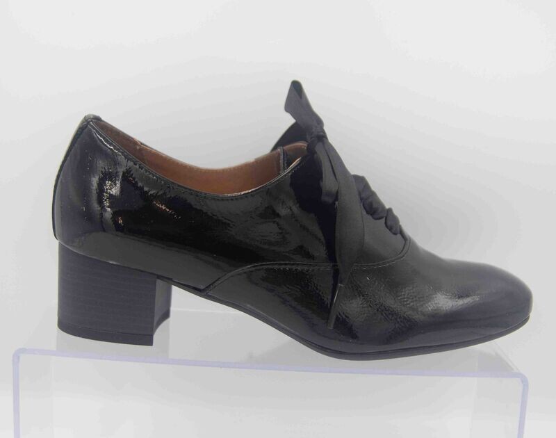 FOLIES : derbies noirs vernis_