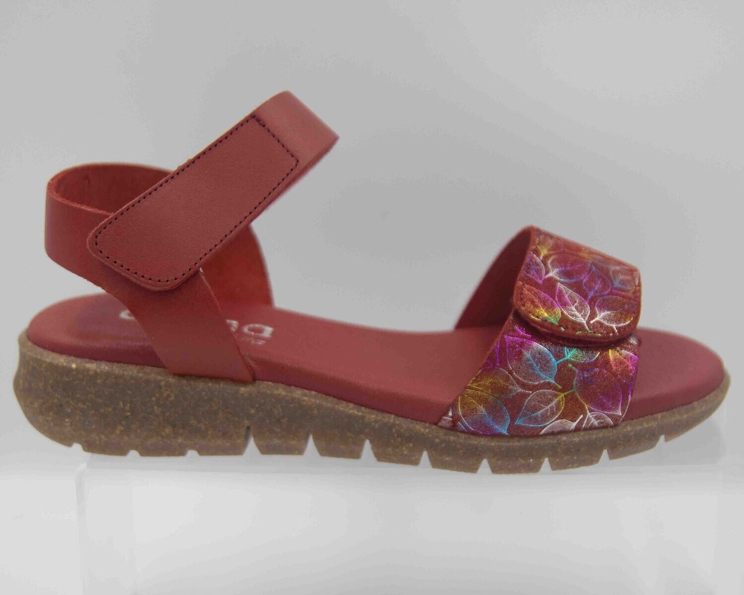 ARIMA: nu pieds rouge_