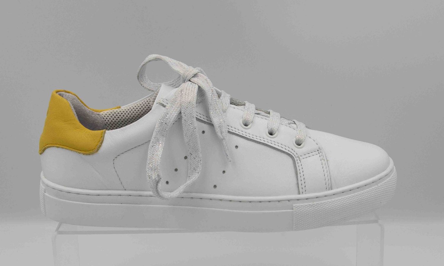 REBELLES : baskets blanc safran_