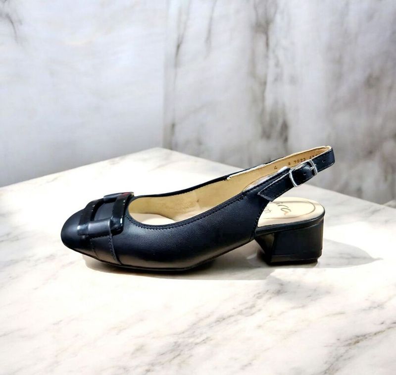 ARA : escarpins ouverts noir
