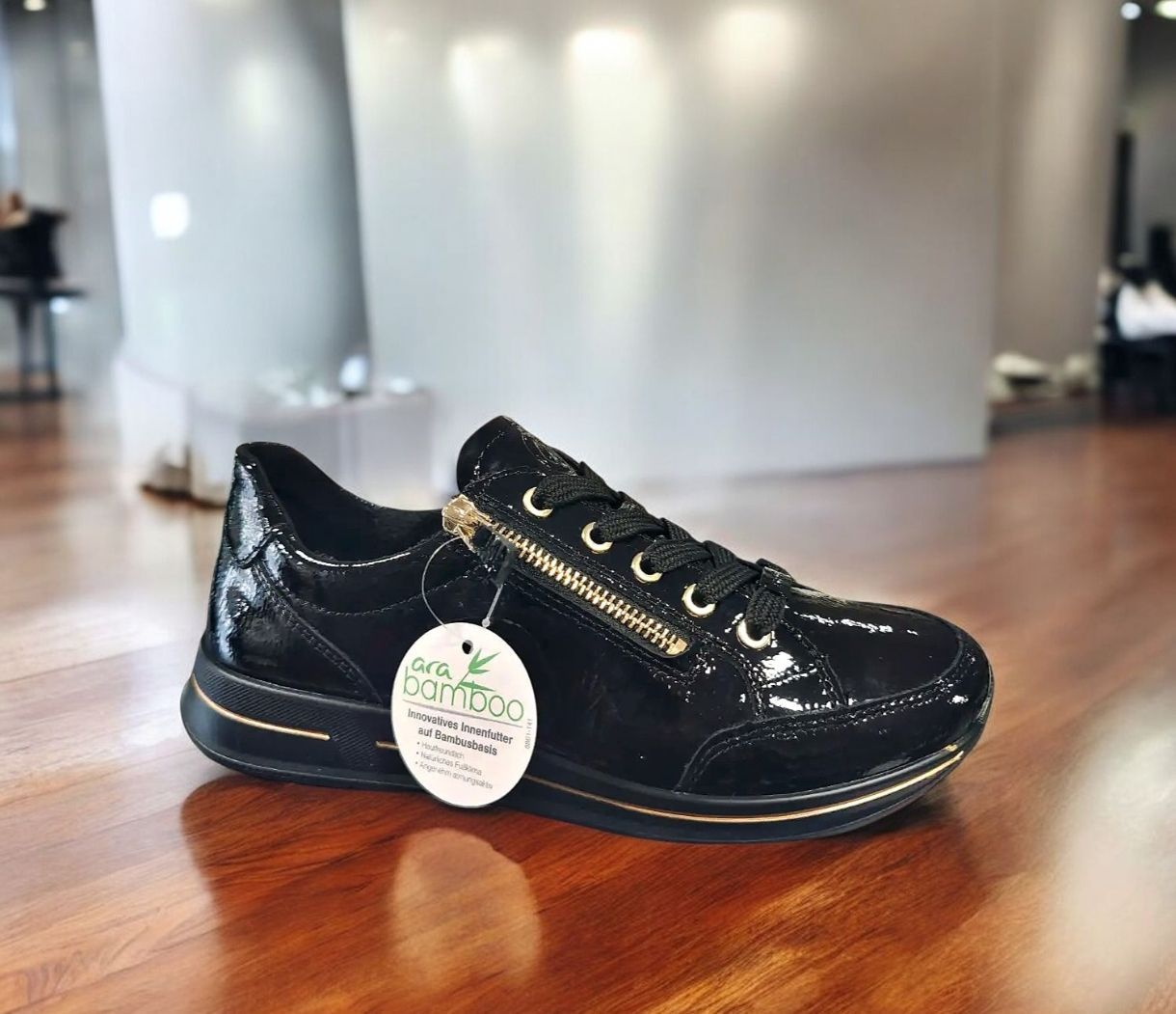 ARA : Baskets noir vernies