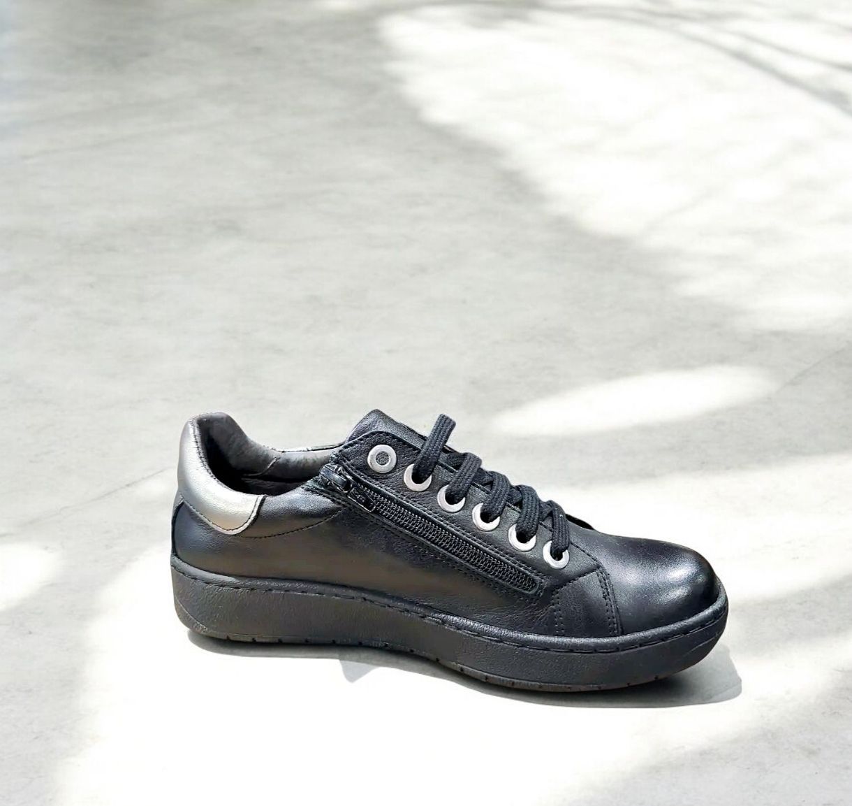 CHACAL: baskets noir metal