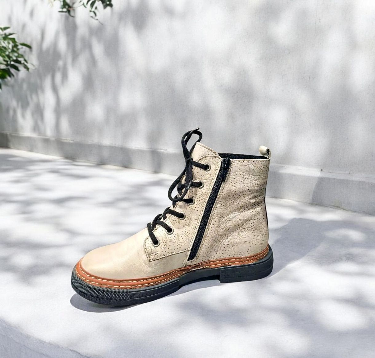 KARYOKA : boots volutes glace