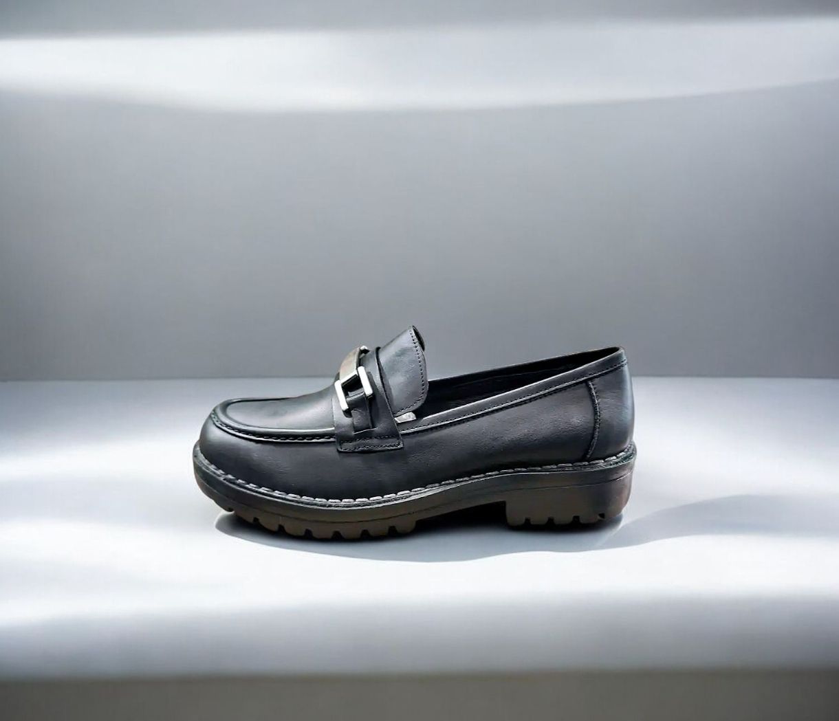 CHACAL: mocassin noir tendance