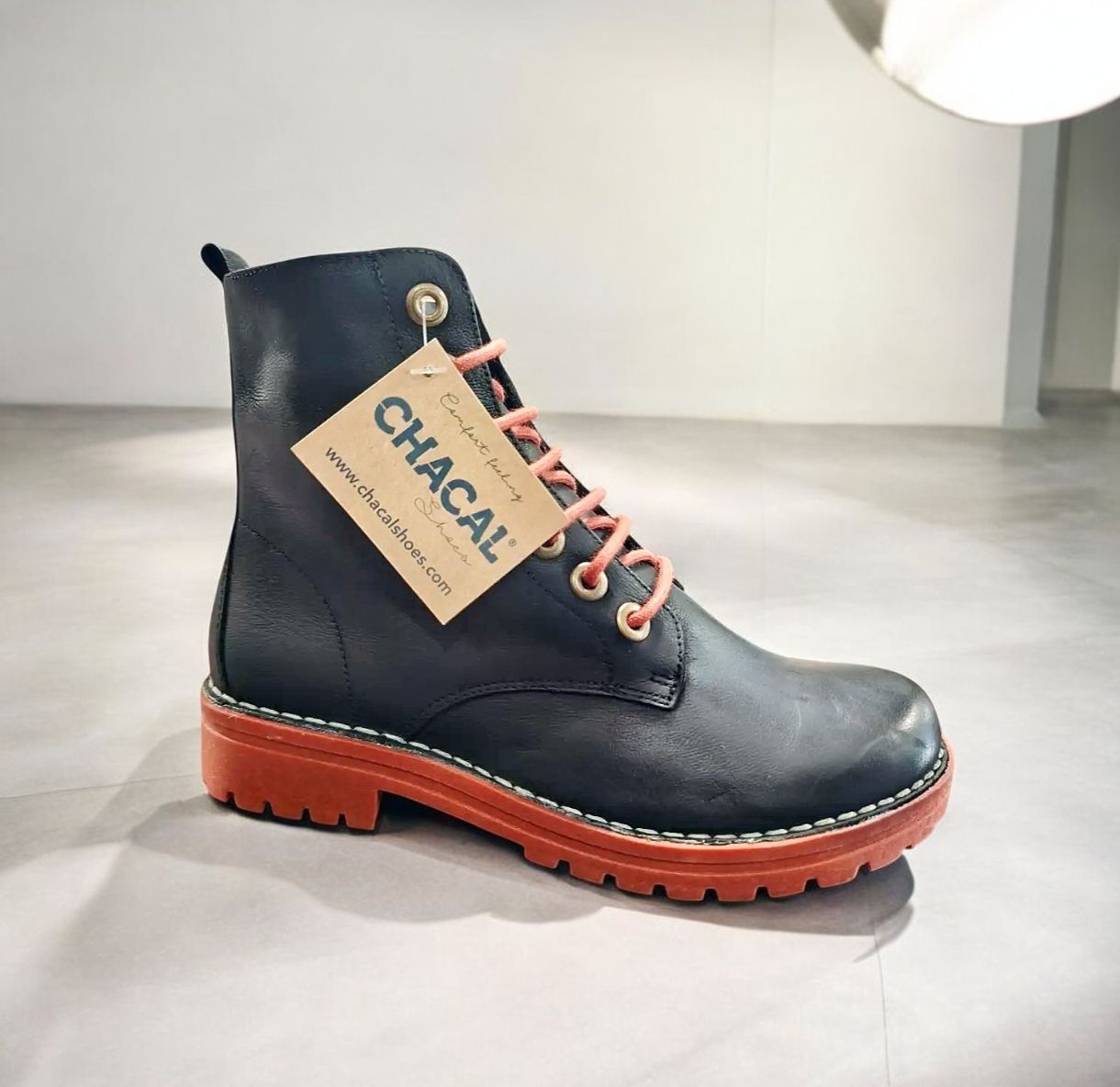 CHACAL  : boots lacets orange