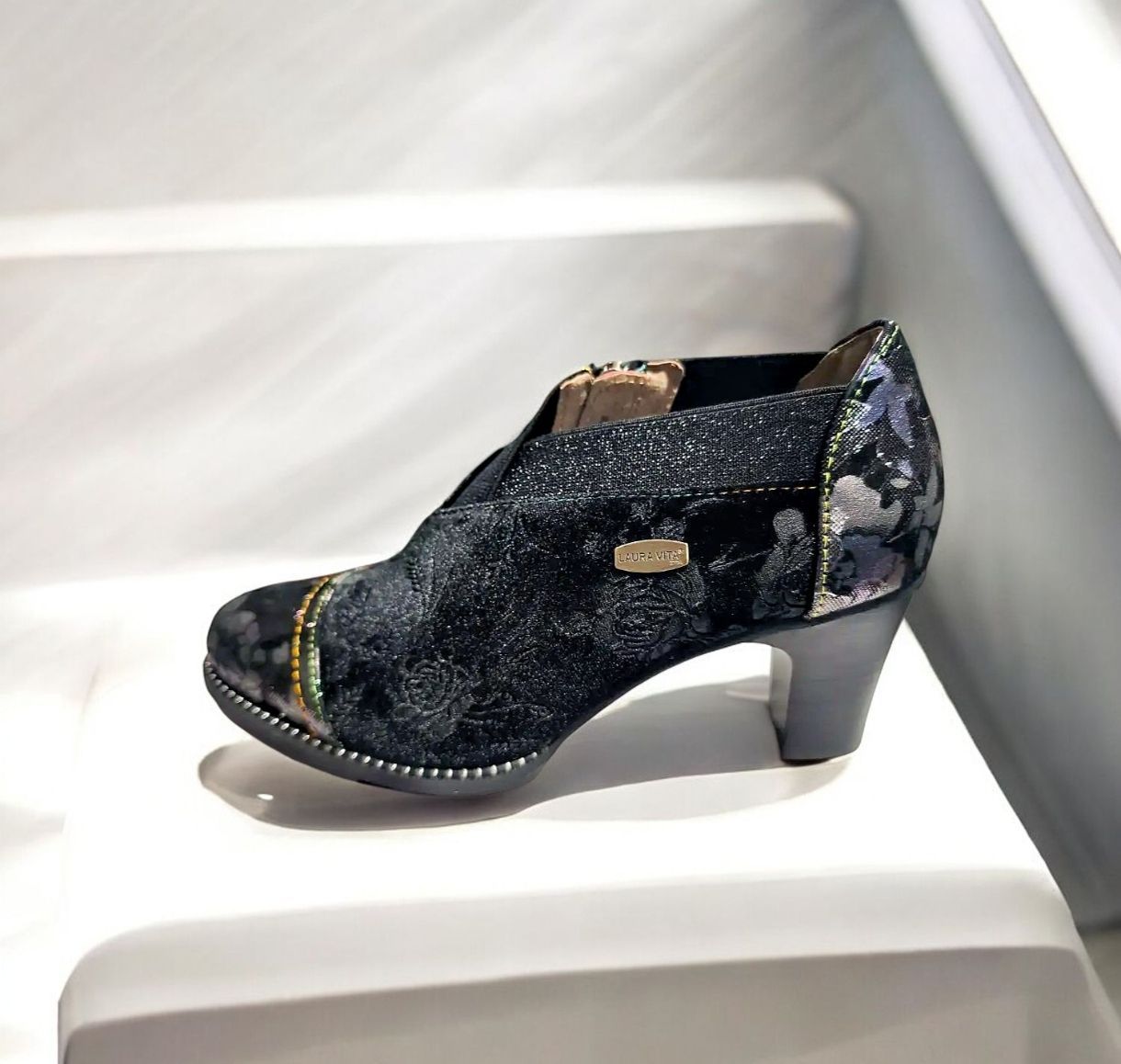 LAURA VITA : mocassin noir acier