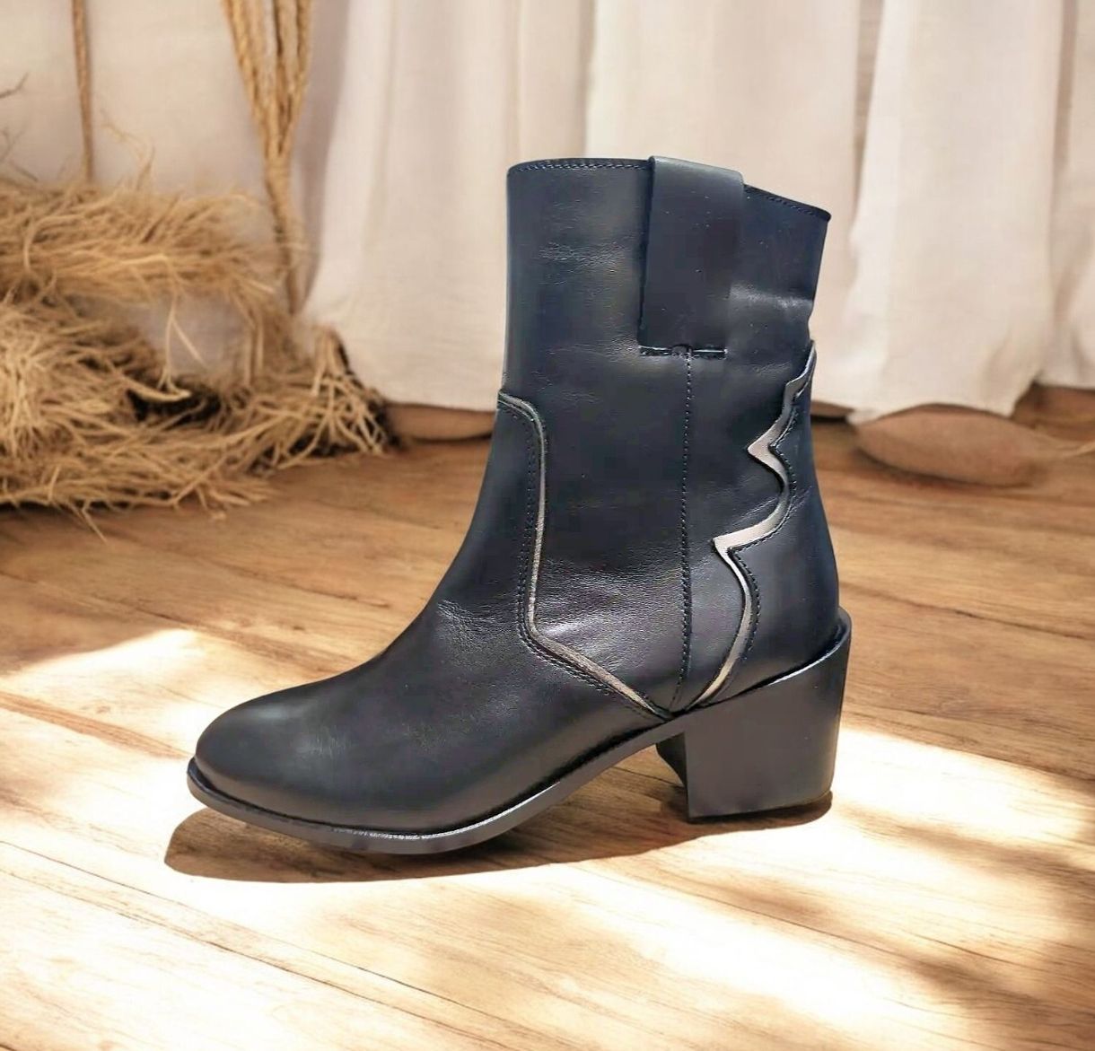 REBELLES : bottine cowboys noir