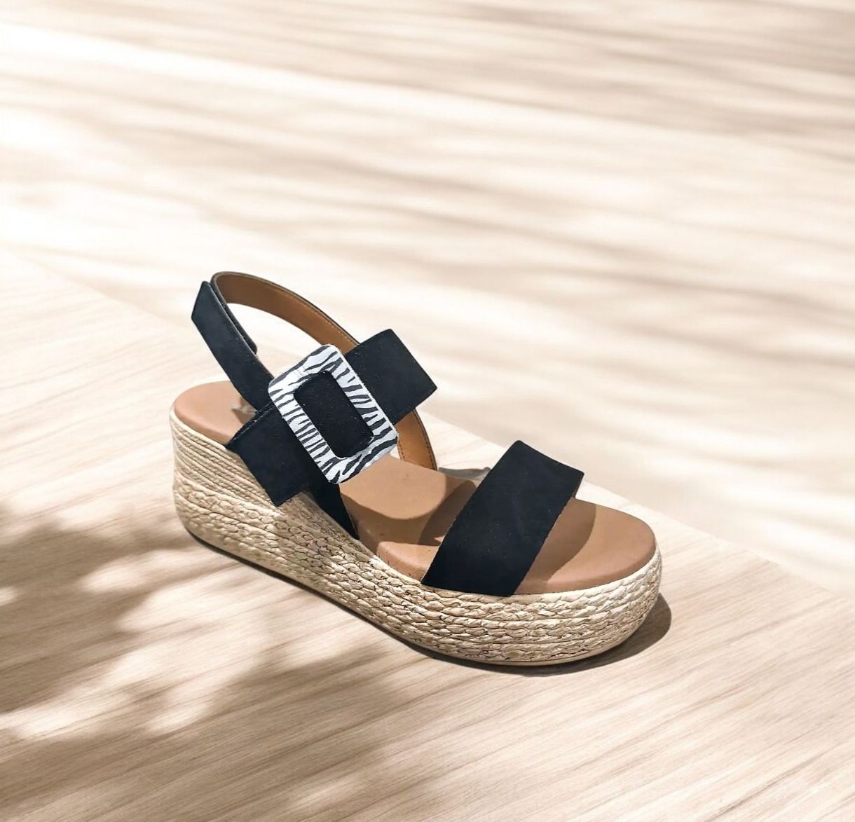 XAPATAN : nu-pieds compensés noir