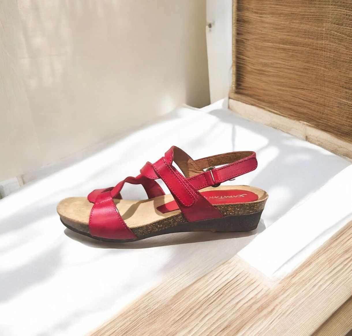 XAPATAN : nu-pieds rouge