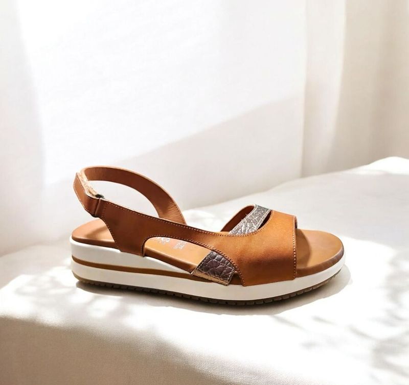 DORKING : nu-pieds cognac argent