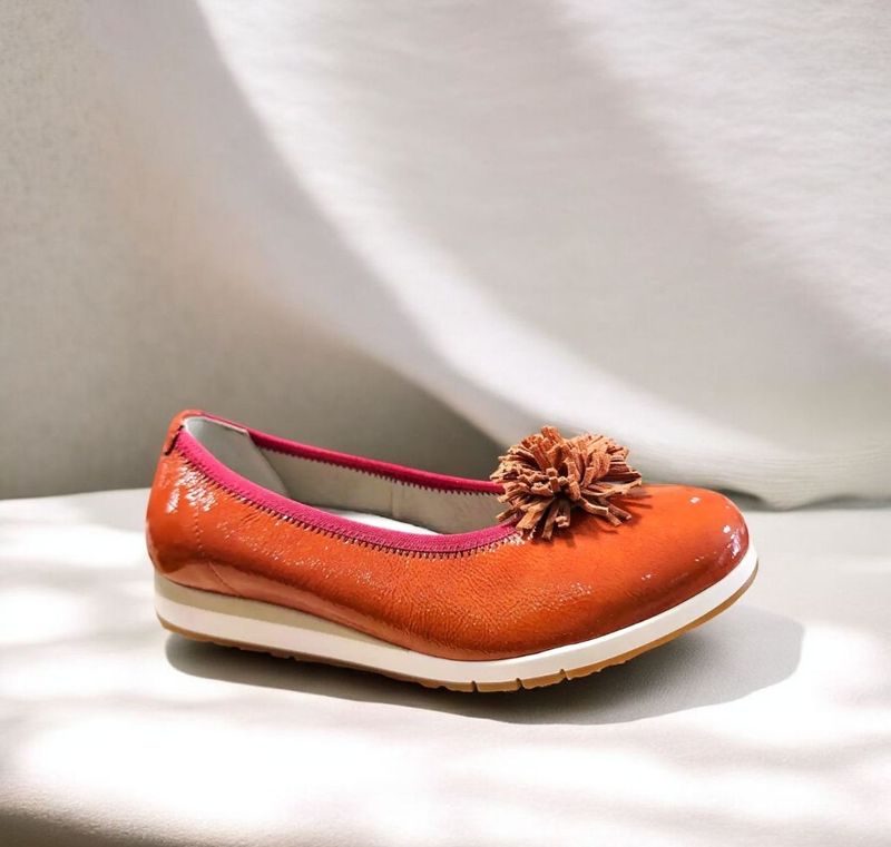 DORKING : ballerine  orange  pompon