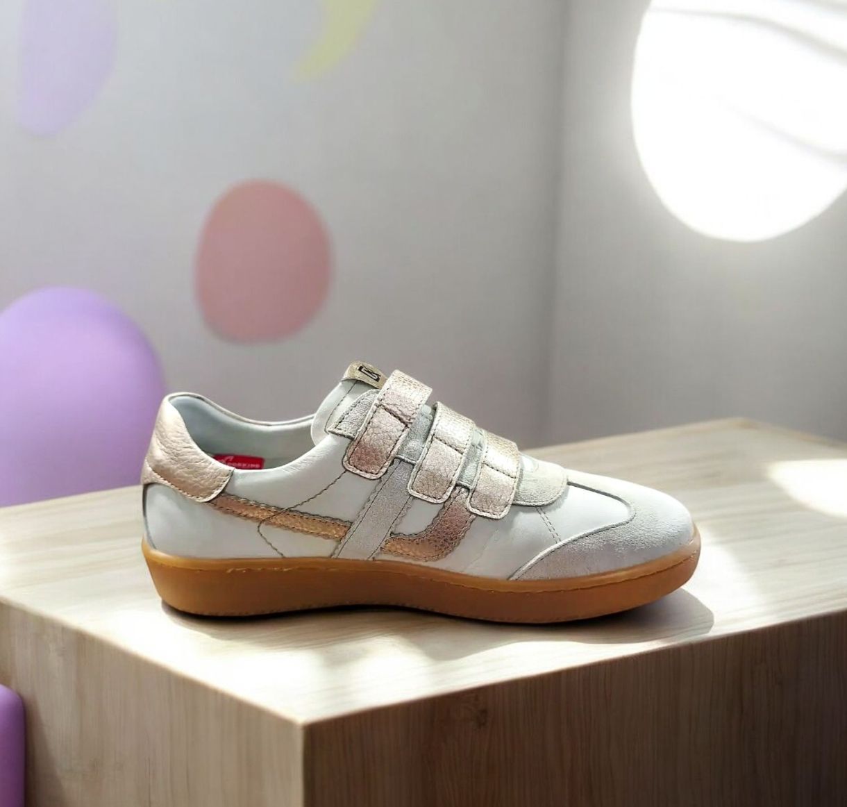 DORKING : baskets scratch doré