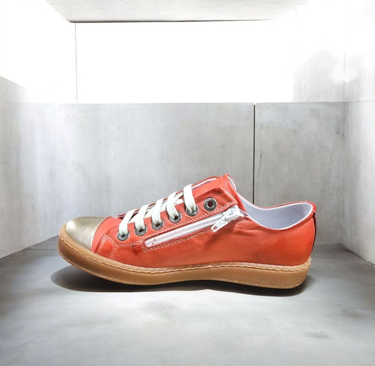 CHACAL: baskets orange platine